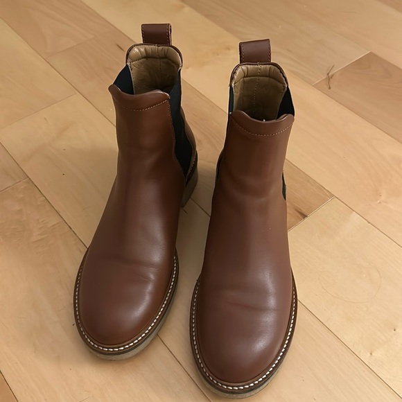 Everlane Chelsea Boot - Picture 2 of 7